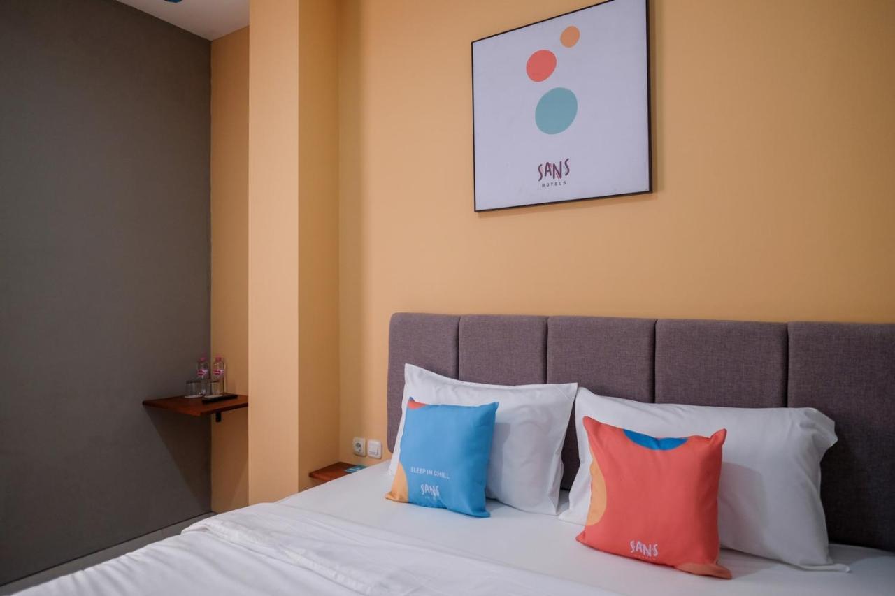 Sans Hotel Fourth Loft Solo Surakarta (Solo) Exterior foto