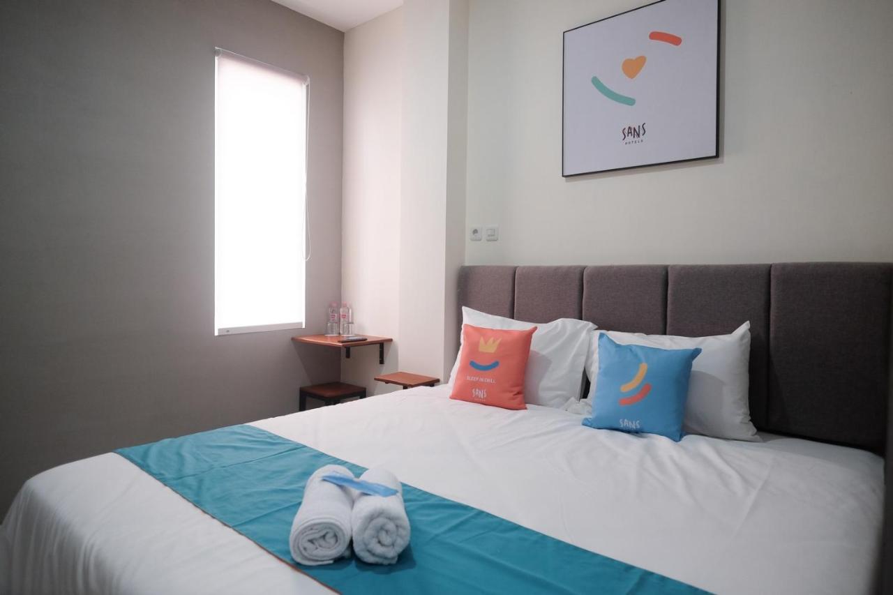 Sans Hotel Fourth Loft Solo Surakarta (Solo) Exterior foto