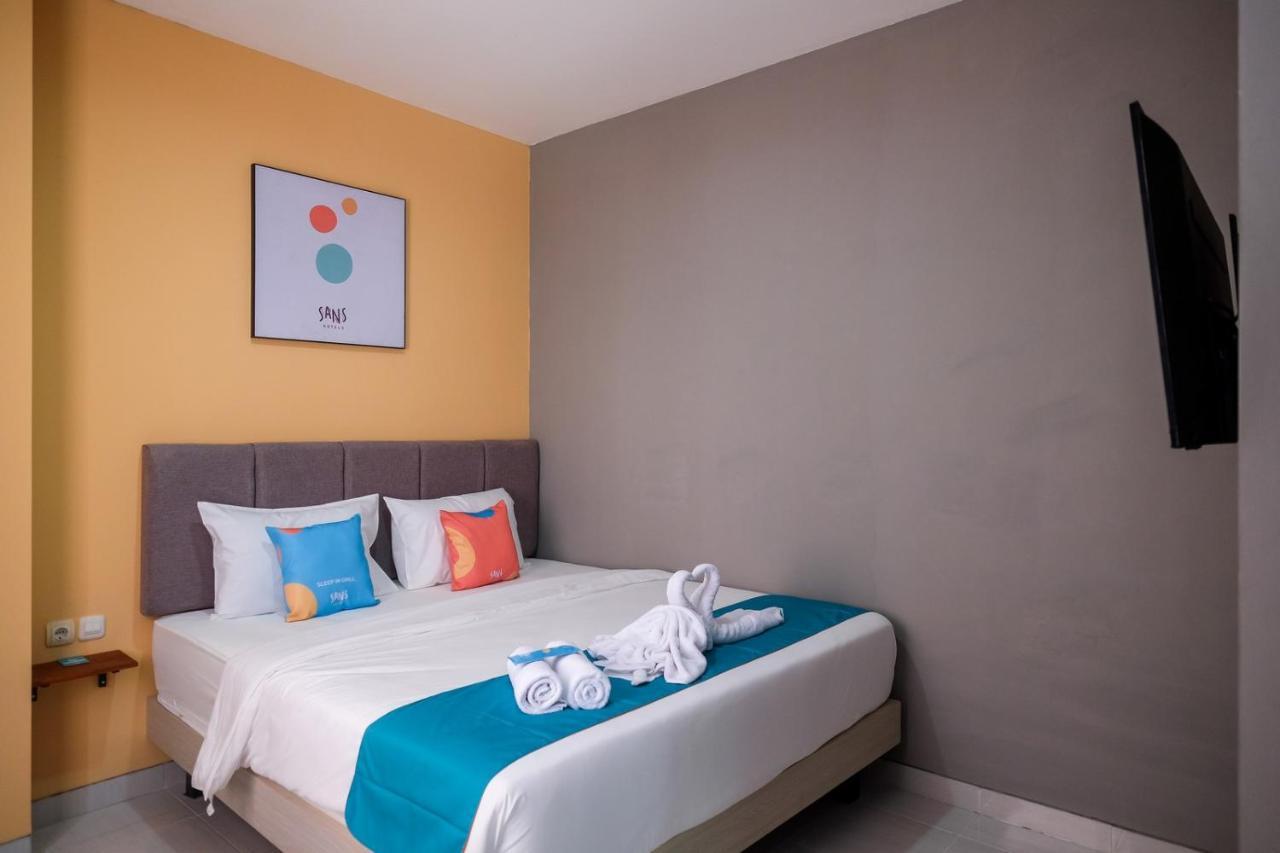 Sans Hotel Fourth Loft Solo Surakarta (Solo) Exterior foto