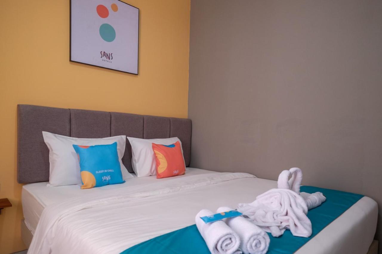 Sans Hotel Fourth Loft Solo Surakarta (Solo) Exterior foto