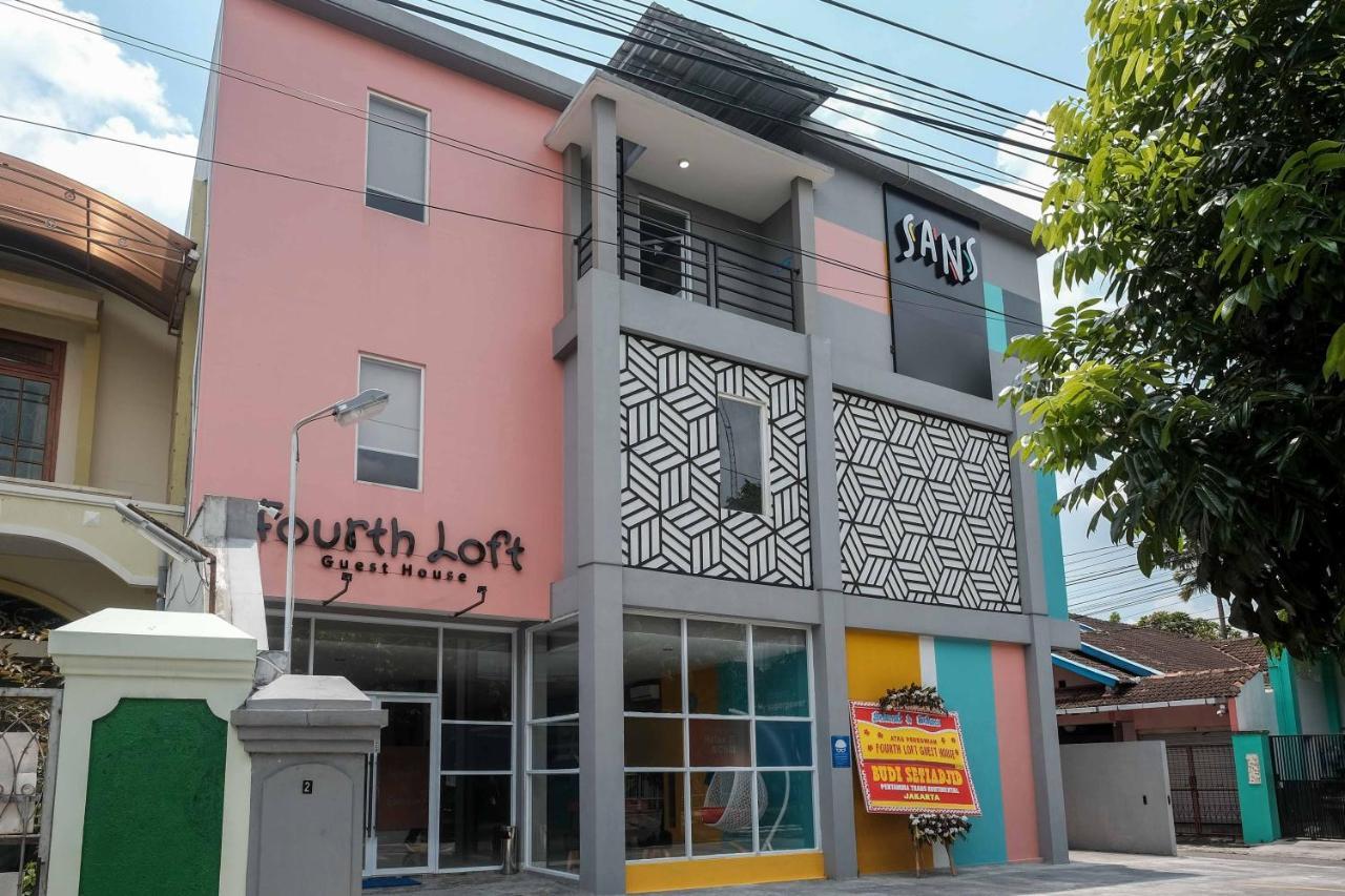 Sans Hotel Fourth Loft Solo Surakarta (Solo) Exterior foto